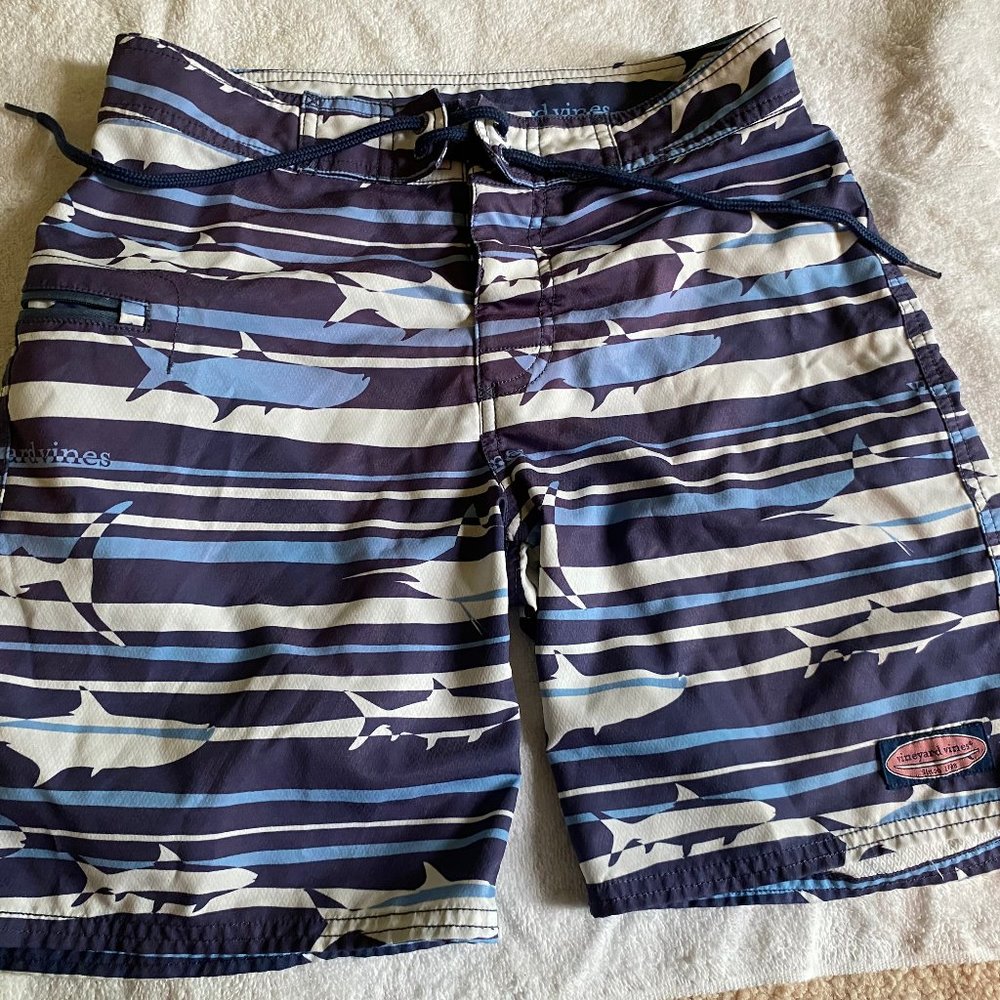 Vineyard Vines - Shark swim shorts - size L (kids)
